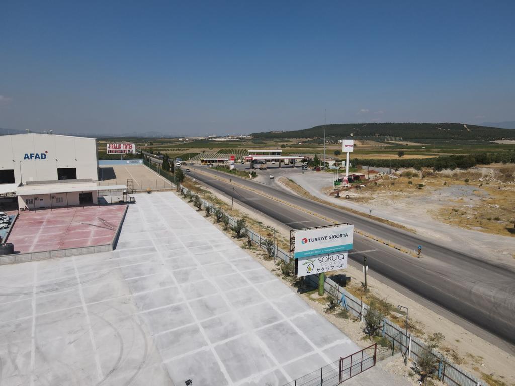 DEVELİ POLAT GAYRİMENKUL-MANİSA SARUHANLI DA DEVREN SATILIK 7000 M2 ARSA İÇERİSİNDE FABRİKA