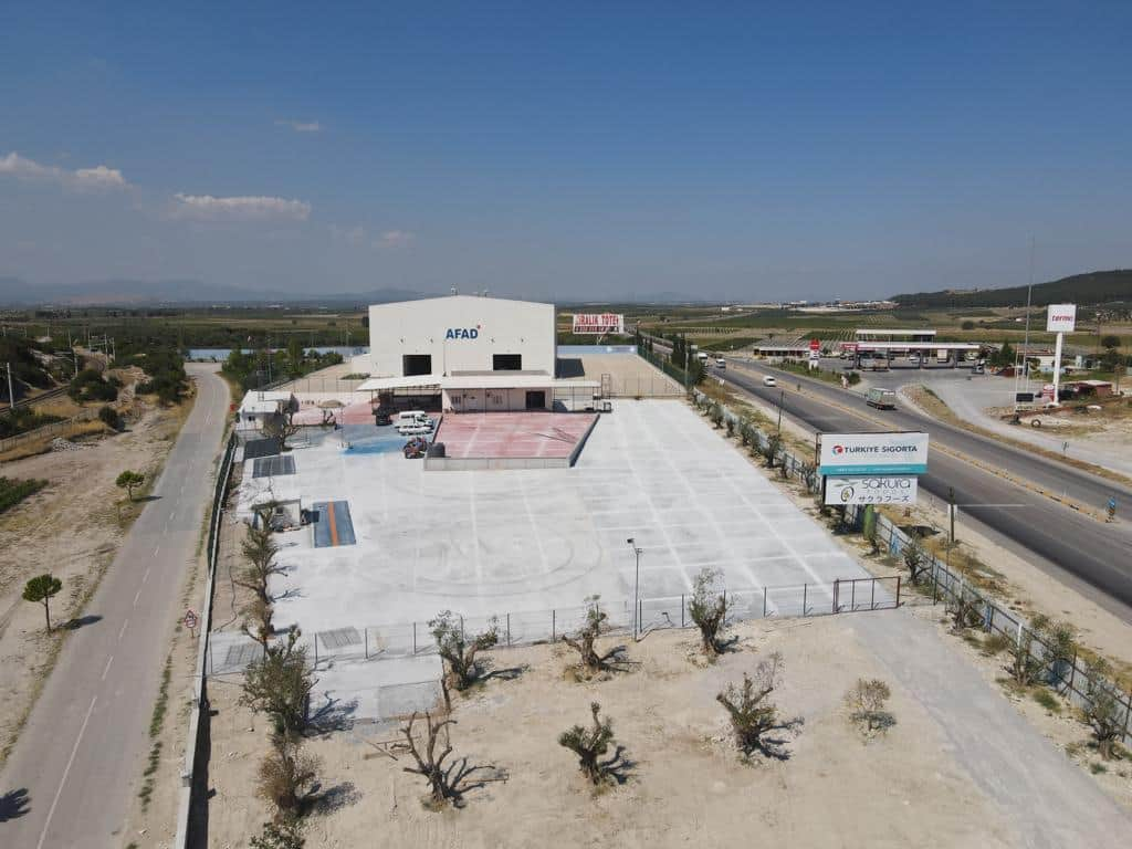 DEVELİ POLAT GAYRİMENKUL-MANİSA SARUHANLI DA DEVREN SATILIK 7000 M2 ARSA İÇERİSİNDE FABRİKA