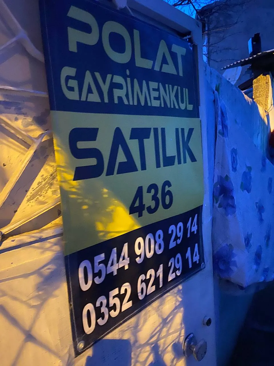 DEVELİ POLAT GAYRİMENKUL-AŞAĞIEVEREK MAH. 107 M2 ARSA İÇERİSİNDE SATILIK KARGİR EV