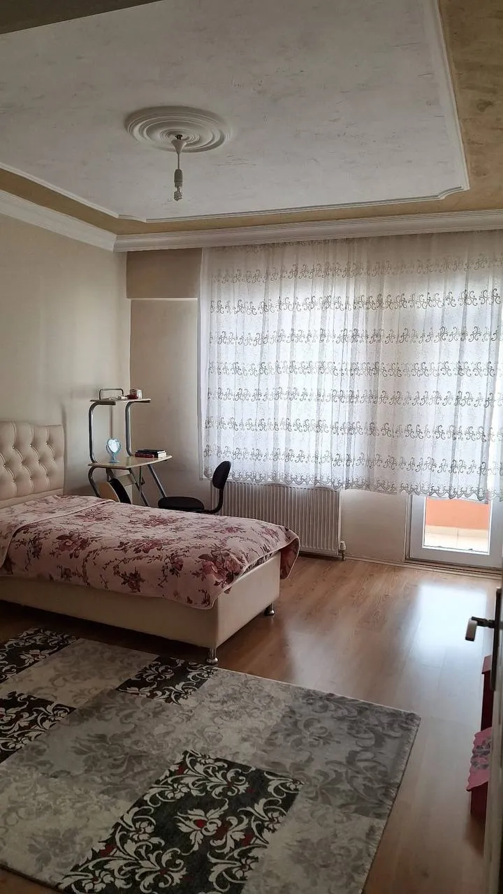 DEVELİ POLAT GAYRİMENKUL - FENESEYUKARI MAH. CADDE ÜZERİNDE SATILIK MASRAFSIZ DAİRE