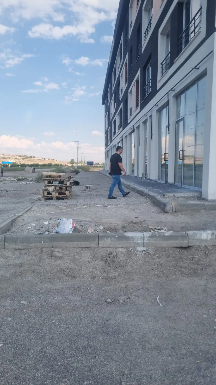 DEVELİ POLAT GAYRİMENKUL-KAYSERİ ŞEHİR HASTANESİ MEVKİİNDE DAİRE FİYATINA SATILIK SIFIR DÜKKAN