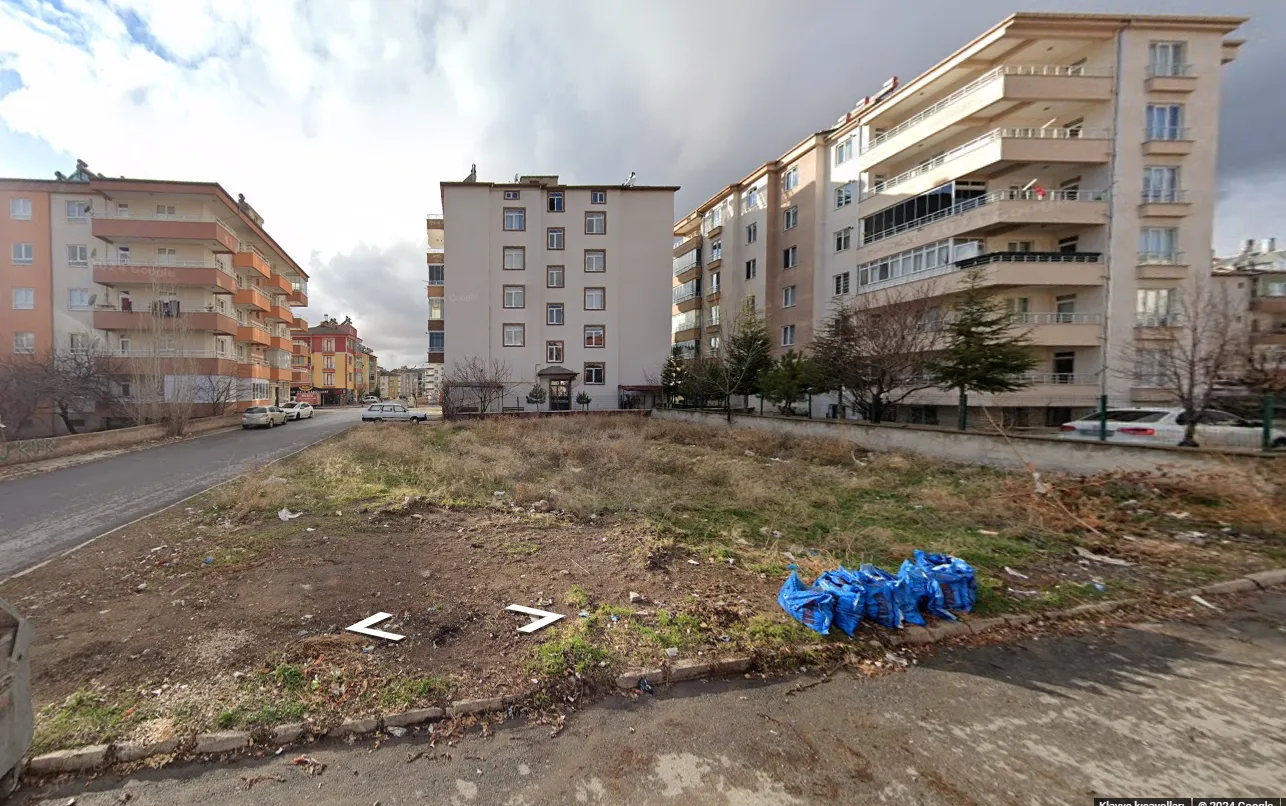 DEVELİ POLAT GAYRİMENKUL-PAZAR ALTIN KÖŞE BAŞI İMARLI ARSA