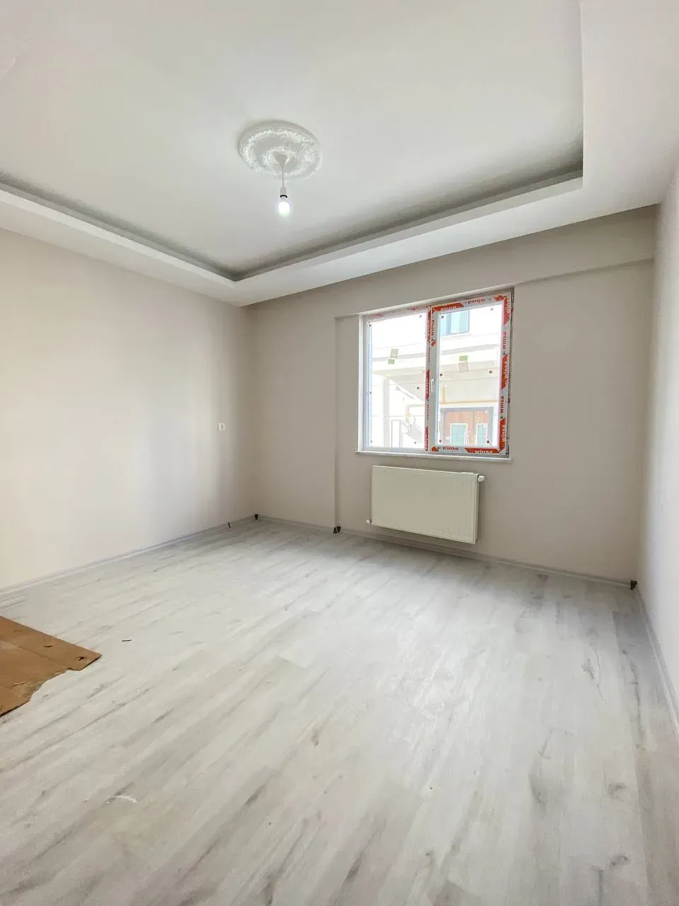 DEVELİ POLAT GAYRİMENKUL-TEKİR CADDESİNDE KİRALIK LÜX DAİRE