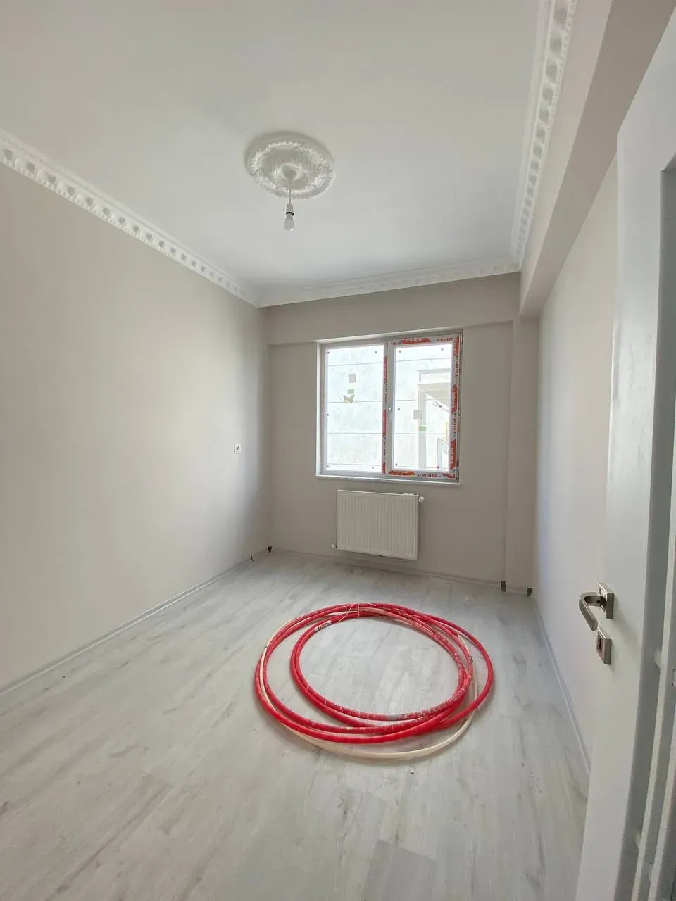 DEVELİ POLAT GAYRİMENKUL-TEKİR CADDESİNDE KİRALIK LÜX DAİRE